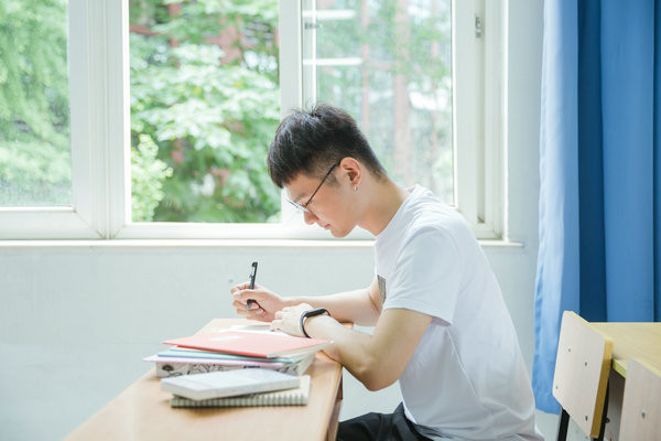 西方经济学在职研究生含金量高吗