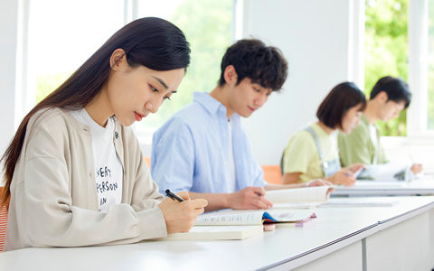 内蒙古大学非全日制研究生好考吗？上课方式是什么？