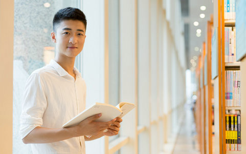 中国人民大学中国史在职课程培训班好考吗？学制几年？