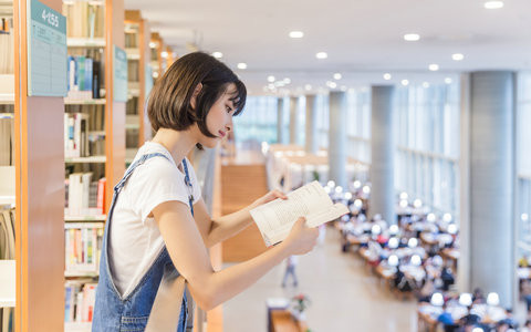 中国人民大学人口资源与环境经济学在职研究生好考吗？学制几年？