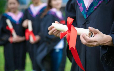 中国人民大学公共管理(MPA)在职研究生好考吗？学制几年？