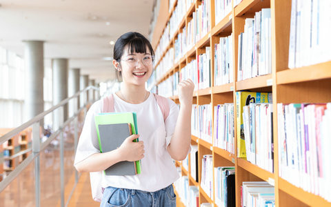 同济大学新闻传播学在职研究生考试科目包括哪些？