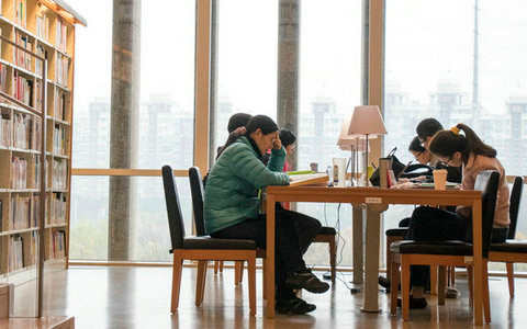 吉林大学公共管理(MPA)在职研究生好考吗？学制几年？