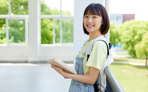 复旦大学药学在职研究生好考吗？学制几年？