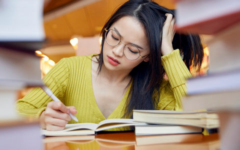 同济大学体育学在职研究生好考吗？学制几年？