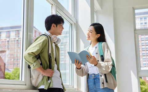 华东师范大学集成电路工程在职研究生好考吗？学制几年？