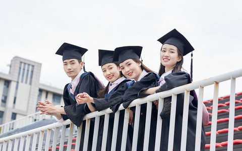 武汉纺织大学在职研究生上课方式是什么？