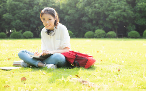 北京理工大学法律在职研究生好考吗？学制几年？