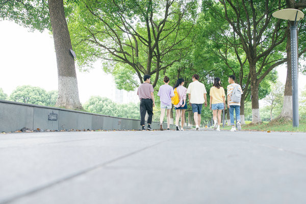 法国布雷斯特商学院emba在国内认可吗?是双证吗?