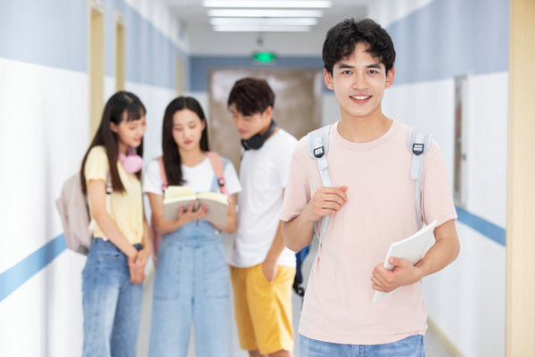 延安大学在职研究生学费一年多少