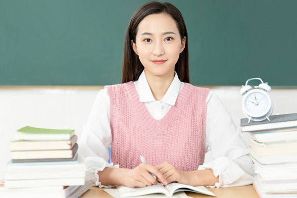 西安财经大学在职研究生学费一年多少