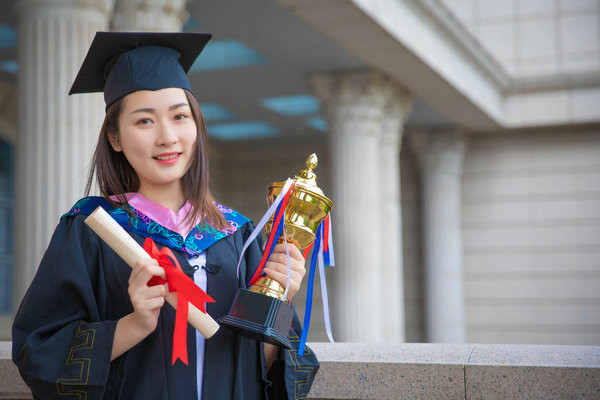 中国民航大学在职研究生学费一年多少