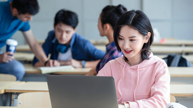 西安外国语大学在职研究生学费多少钱？
