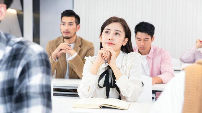 青岛大学在职研究生学费多少钱？