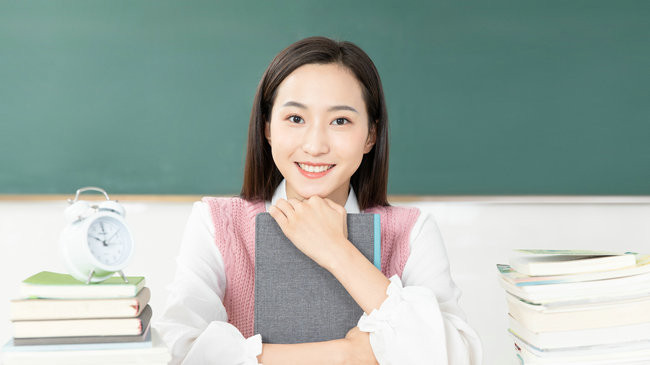 中国社会科学院研究生院在职研究生学费多少钱？