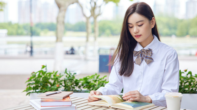 财经学校在职研究生好考吗？国内报考哪家好？