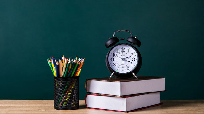 西北政法大学在职研究生学费一年多少钱？