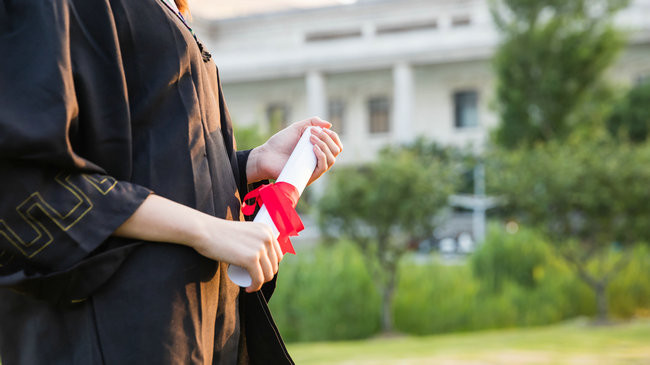 上海在职研究生学费多少钱一年