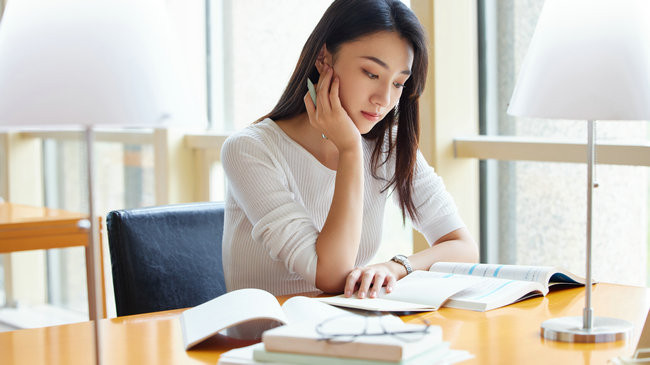 西安美术学院在职研究生学费一年多少钱?