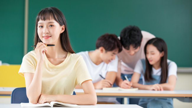 扬州大学在职研究生学费一年多少钱？