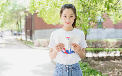 南京大学非全日制研究生学费一年多少钱？