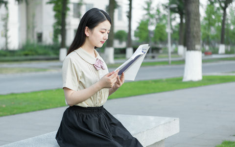 中国人民大学广播电视艺术学在职课程培训班考试科目包括哪些?