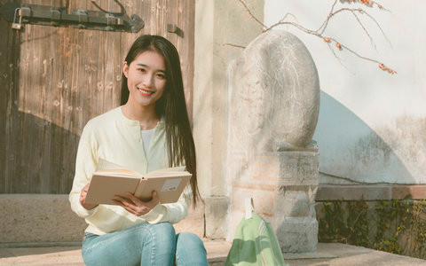 北京航空航天大学英语笔译在职研究生考试科目包括哪些？