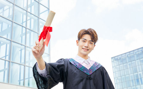 西安财经大学非全日制研究生学费一年多少钱？