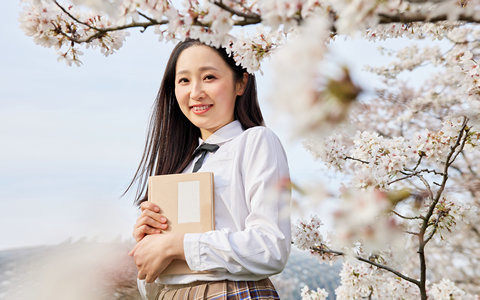 贵州大学在职研究生学费多少钱？