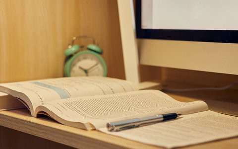 内蒙古民族大学在职研究生学费多少钱？