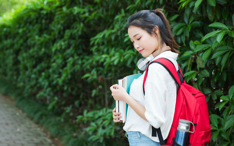 中国科学院心理研究所课程研修班学费多少钱？