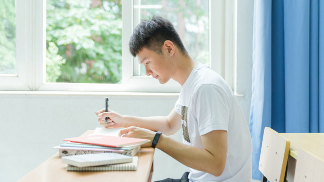 广东海洋大学在职研究生学费多少钱？