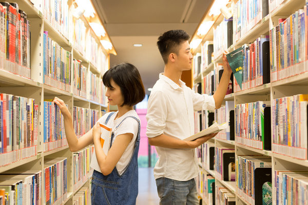 新疆财经大学在职研究生上课方式