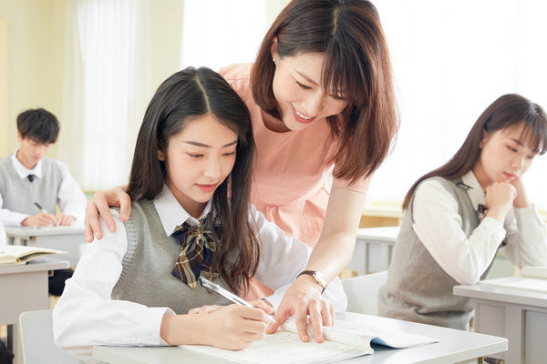 北京第二外国语学院在职研究生学费一年多少