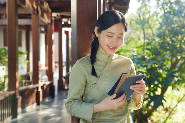 2024年南京大学非全日制研究生学费标准是什么样的，一年要多少钱？