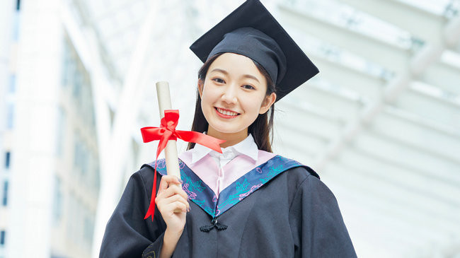 中国劳动关系学院在职研究生好考吗？