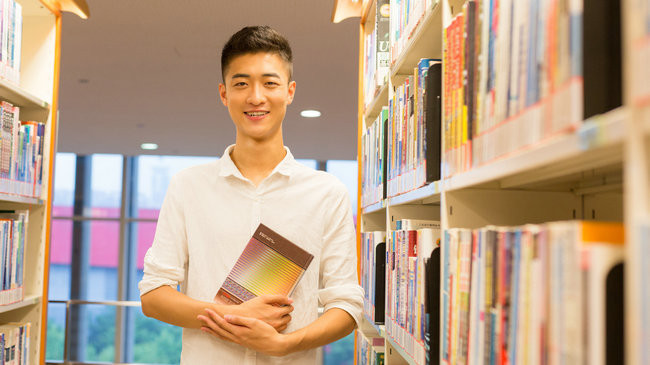 新疆财经大学在职研究生好考吗？