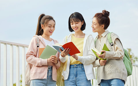 2025年出版在职研究生招生院校及学费一览