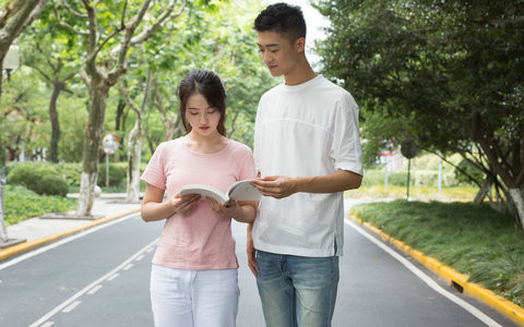 2025年药学在职研究生招生院校及学费一览
