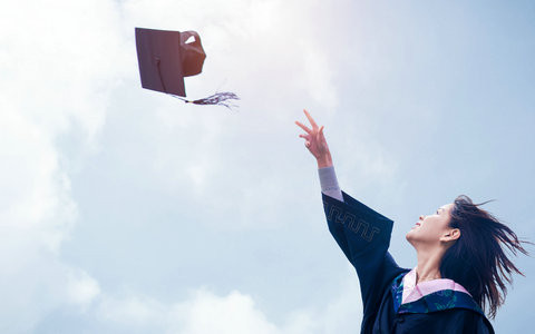 北京大学公共管理(MPA)在职研究生学费一年多少钱？