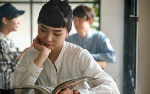 中国人民大学广播电视艺术学在职课程培训班学费一年多少钱？