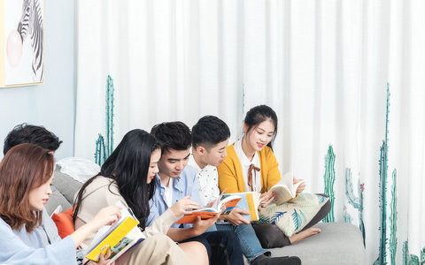 中国人民大学信息资源管理在职研究生学费一年多少钱？