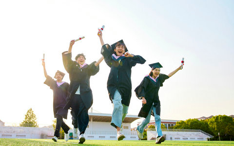 清华大学建筑与土木工程在职研究生学费一年多少钱？