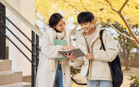 北京航空航天大学公共管理(MPA)在职研究生学费一年多少钱?