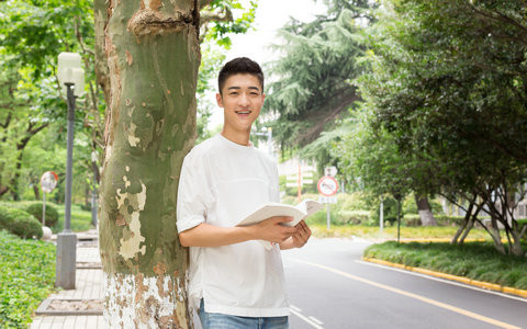 2025年经济法学在职研究生招生院校排名，附学制学费信息！