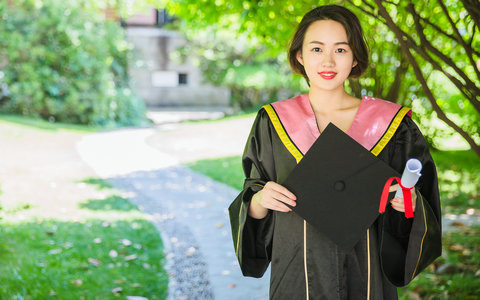 北京航空航天大学工程管理(MEM)在职研究生学费一年多少钱？