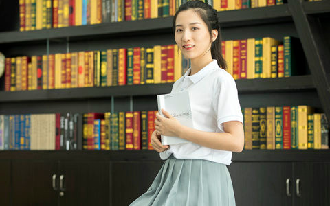 北京理工大学会计学在职研究生学费一年多少钱？