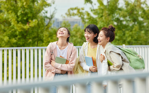 中国农业大学公共管理(MPA)在职研究生学费一年多少钱？