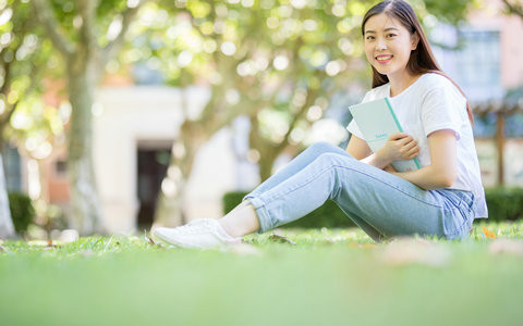 中央民族大学公共管理(MPA)在职研究生学费一年多少钱?