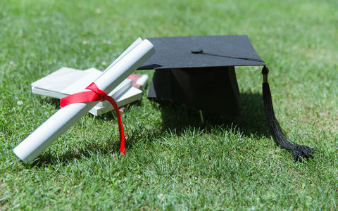 南开大学行政管理在职研究生学费一年多少钱？